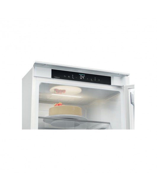 Combina frigorifica incorporabila NoFrost Candy ECNBQT3518E, control Wi-Fi
